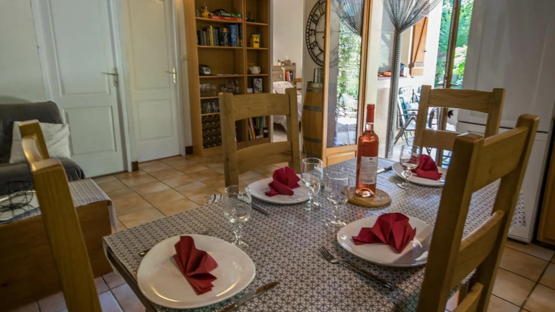 Quiet Holiday Home With Large Pool, Cleaning Included Saint-Martin-le-Redon