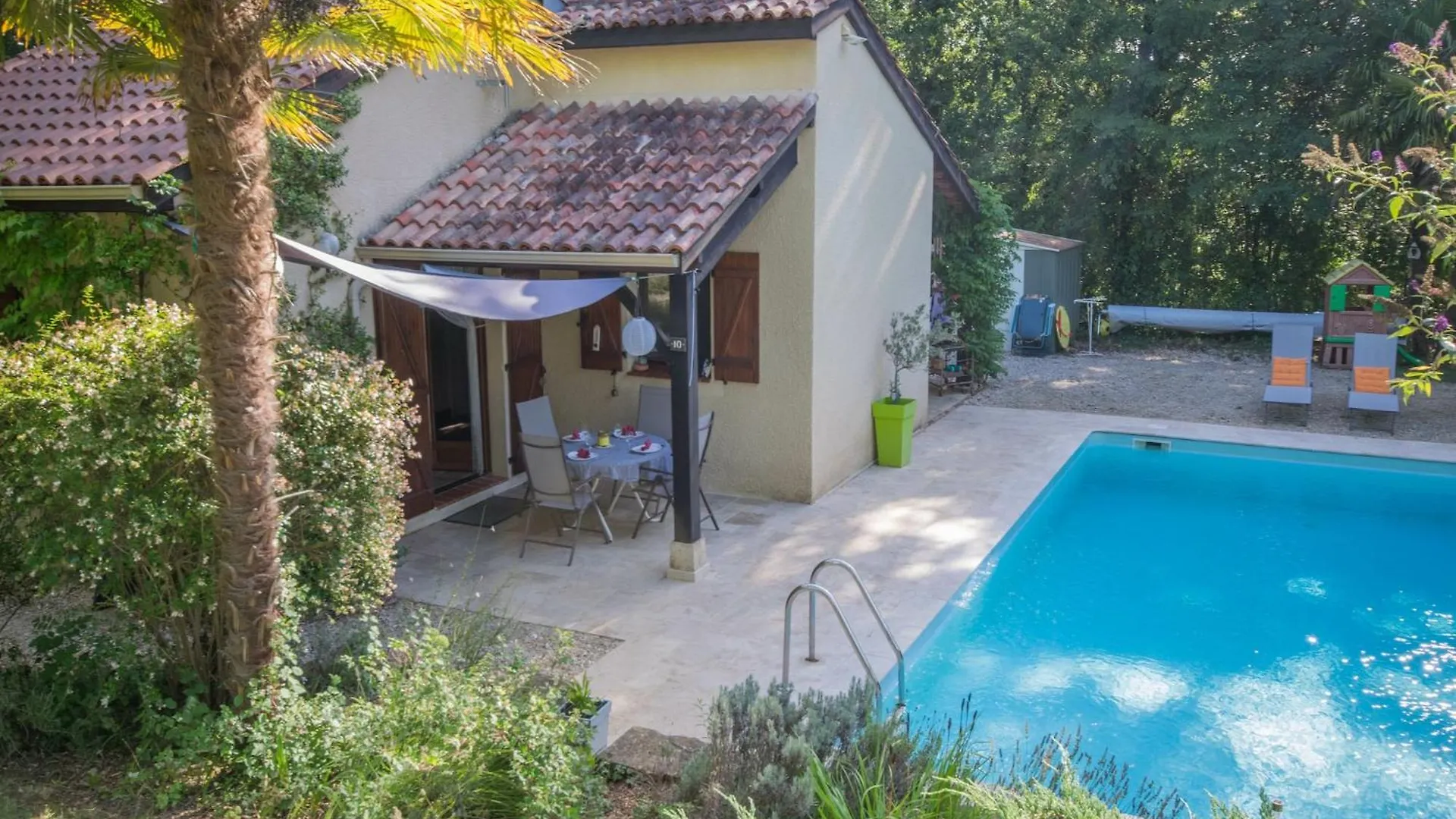 Quiet Holiday Home With Large Pool, Cleaning Included Saint-Martin-le-Redon